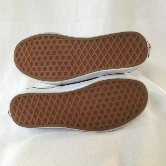Vans Classic Slip-ons. Size 6 womens. 4.5 mens - Picture 5 of 10